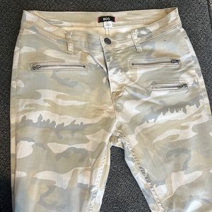 BDG camouflage skinny jeans